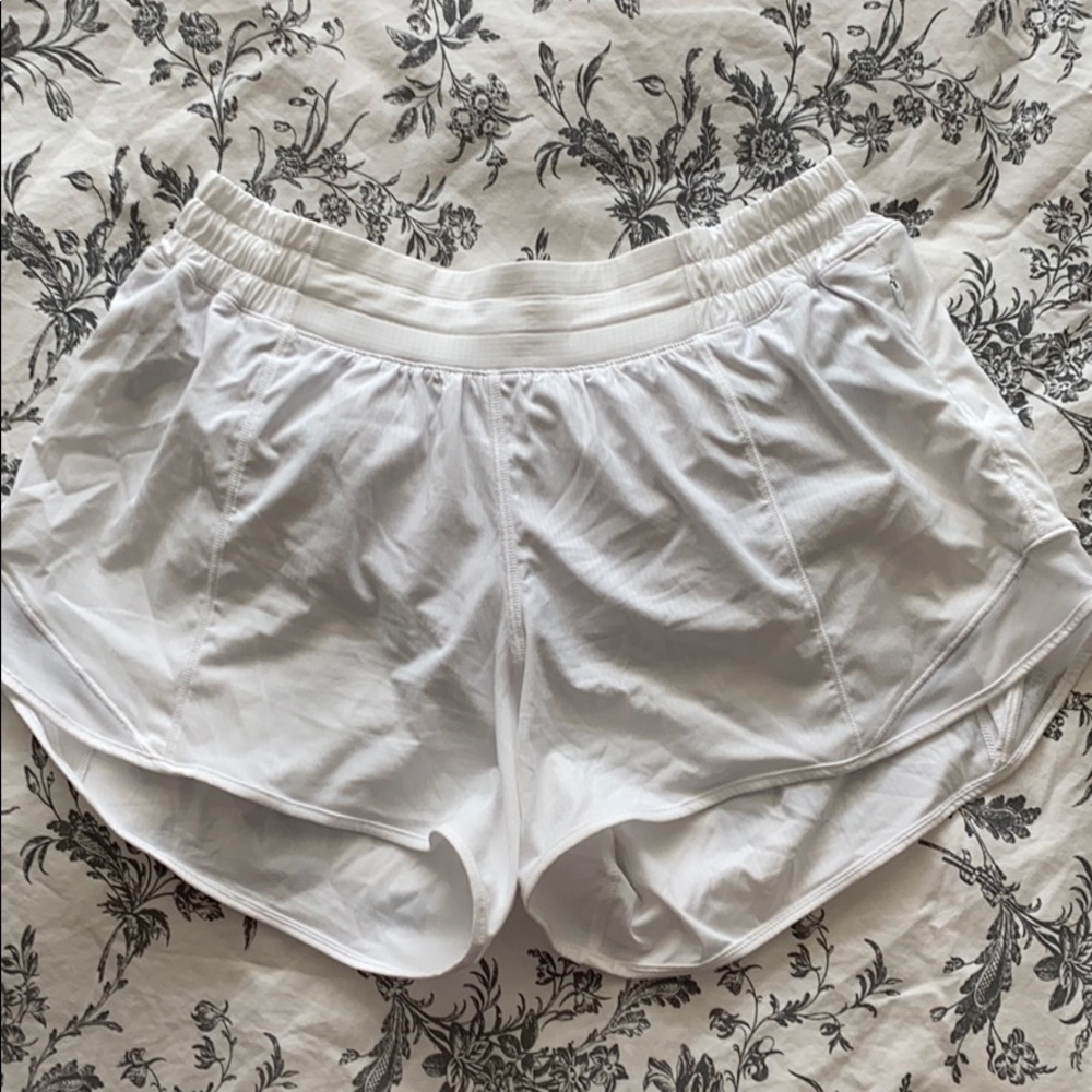 Lululemon Hotty Hot 4in Short NWOT!